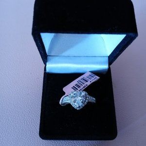 Adorable SS CZ heart ring